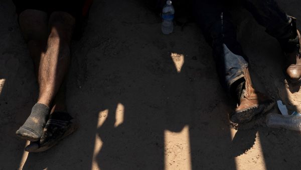 US appeals court rejects Trump bid to revoke 400,000 migrants' legal status