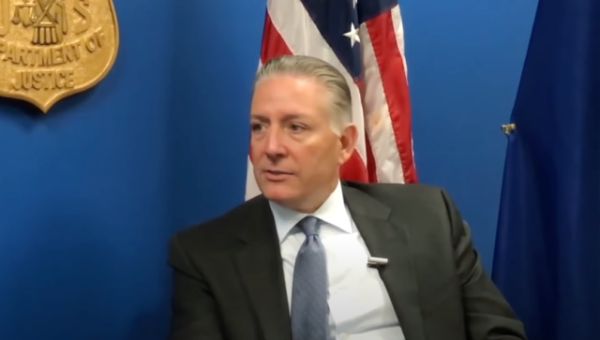 Former FBI Official Who Worked on Trump-Russia Probe 'Charged With Violating U.S. Sanctions on Russia'