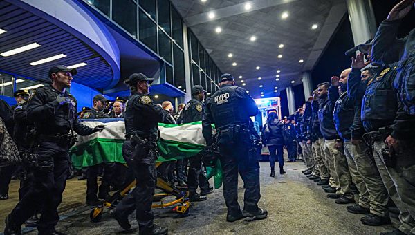 Tears and salutes: NYPD, family weep as fallen officer Jonathan Diller’s body is removed from hospital in Queens | amNewYork