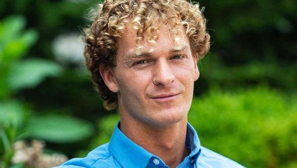 Daniel Penny hailed as a ‘hero’ alongside Trump and Vance in Army-Navy game suite