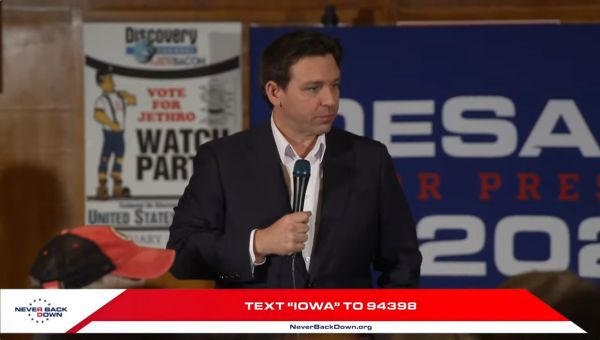 Hecklers interrupt Ron DeSantis event in Iowa