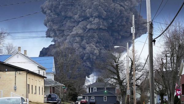 Ohio first responder calls decision to do ‘controlled release’ of 5 tank cars instead of 1 ‘jaw-dropping’