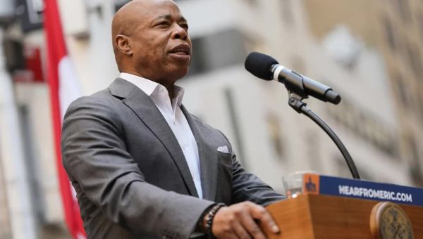 FBI raids homes of NYC Mayor Eric Adams’s top aides – Washington Examiner