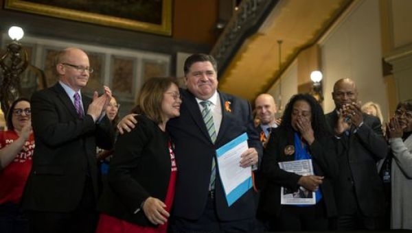 Illinois Supreme Court plans to rule on semiautomatic weapons ban - The Boston Globe