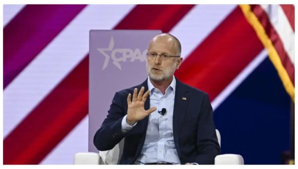 FCC Commissioner Who Called Out Kamala Harris’ ‘SNL’ Appearance Was Appointed by Donald Trump and Seen In Photo with Elon Musk, Who Could Earn Billions from Their Friendship