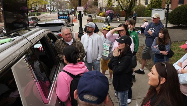 ‘Like a big family.’ As retrial begins, Karen Read supporters rally outside courthouse – The Boston Globe