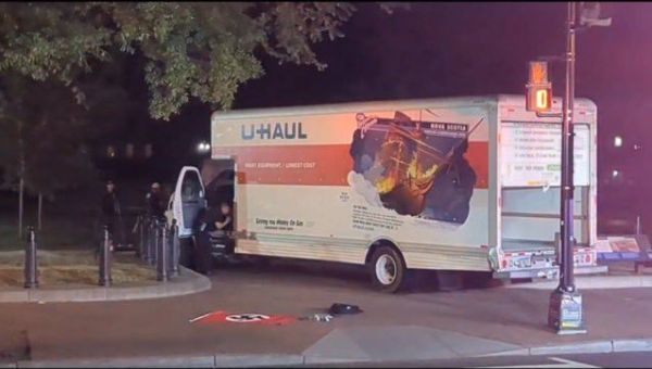 19-Year-Old Missouri Man Says He Wanted to ‘Kill the President’ After Ramming U-Haul into White House Barrier
