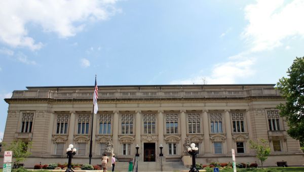 Illinois Supreme Court upholds law ending cash bail