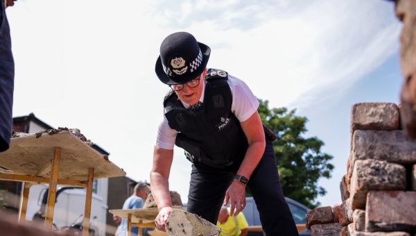 Merseyside Police calls in neighbouring forces to help prevent further riots