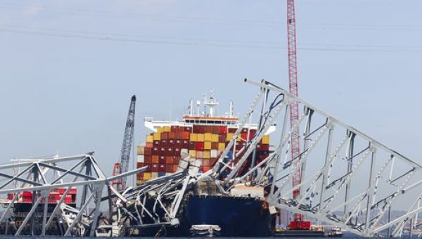 Ship that caused bridge collapse had apparent electrical issues while still docked, source says – The Boston Globe