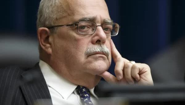 Longtime Dem congressman dead at age 75 - The Horn News