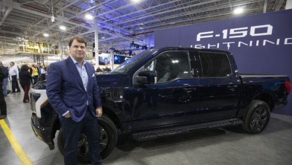 Ford CEO Says 'Employee Pricing' for Everyone Will Continue Amid Auto Tariffs