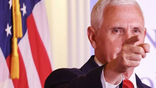 Pence travels to Kyiv, meets with Zelenskyy