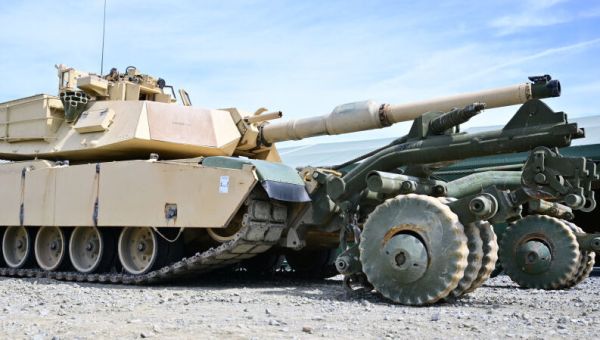 First U.S. Abrams Tanks Have Arrived in Ukraine Says Zelensky