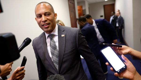 Jeffries met privately with Biden -- but didn't offer his endorsement