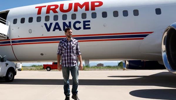 ‘Trump Force Two’ Plane Carrying JD Vance Makes Emergency Landing