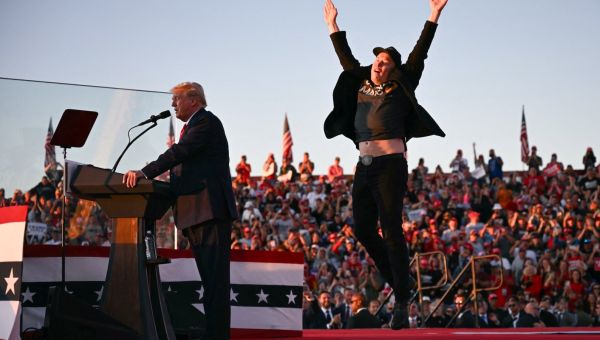 Internet Viciously Memes Elon Musk’s Jumpy Trump Rally Appearance