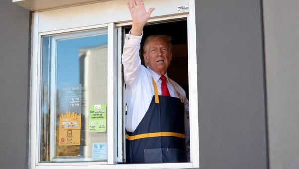 Trump Works Fry Cooker At MacDonald’s, Challenges Harris’ Fast-Food Work Claims