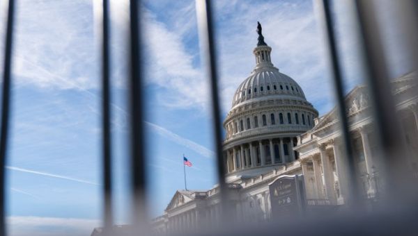 Police arrest man trying to enter US Capitol with torch, flare gun