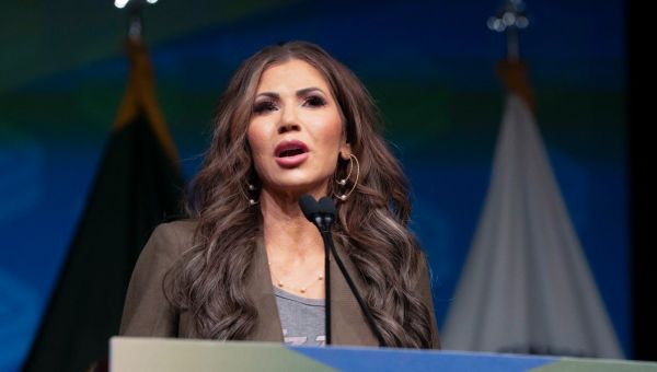 Sec. Noem to visit Springfield, drawing sarcastic response from Gov. Pritzker’s office