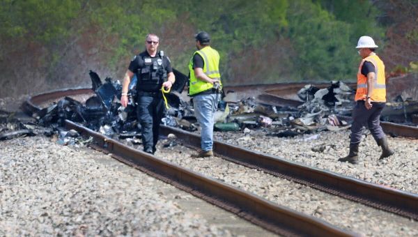 Small Plane Crashes On Busy Florida Road, Killing All Three On Board