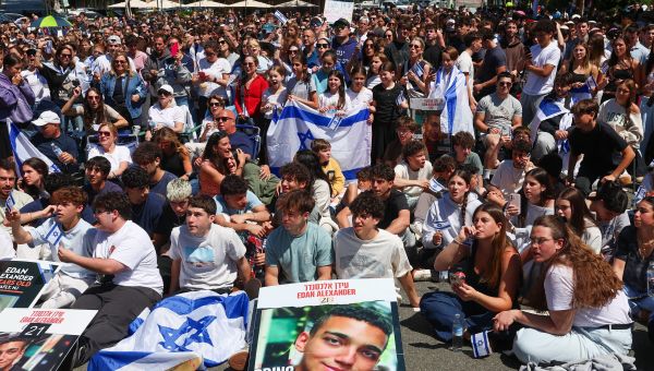 Americans celebrate release of US-Israeli hostage Edan Alexander