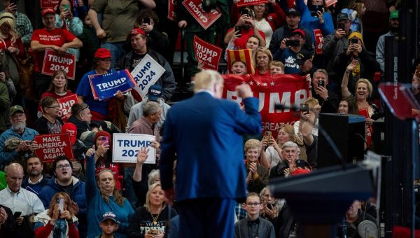 Trump Receives a Warm Embrace in Frigid Iowa