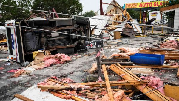 At Least 4 Dead, Nearly 700K Without Power After Severe Storm in Houston: ‘It Was Fierce’