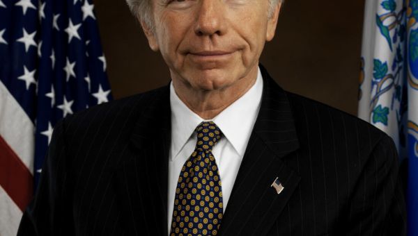 Joseph Lieberman, Centrist Senator and First Jew on a Major Presidential Ticket, Dies at 82