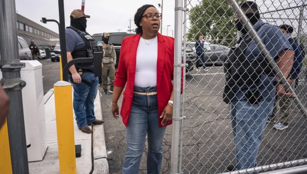 Ethics investigation demanded after Democrats storm ICE prison