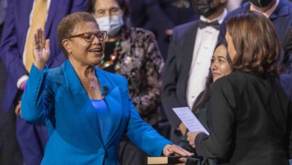 Karen Bass Declares Homelessness Emergency in First Act as L.A. Mayor