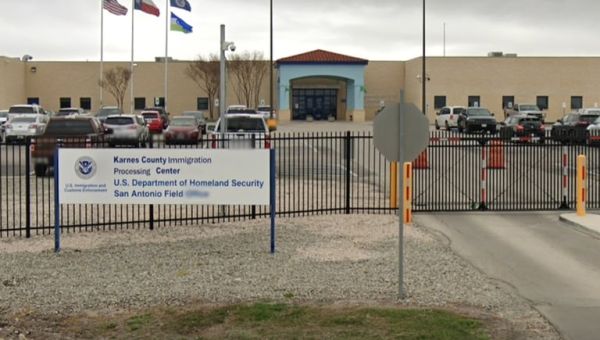 Justice Department Seeks Supreme Court Order Blocking Texas Immigration Law | Texas Lawyer