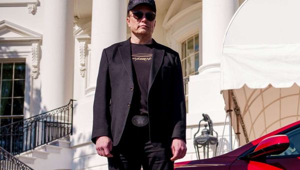 Tesla Chair Denies Reported CEO Search and Backs Elon Musk