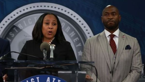 Healey, Willis, and the dangers of hiring someone you slept with – The Boston Globe