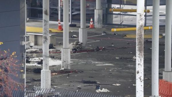 Two people dead in vehicle explosion at US-Canada border crossing, AP reports – The Boston Globe