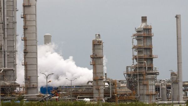 Naphtha chemical leak and fire at refinery forces evacuation near New Orleans – UPI.com