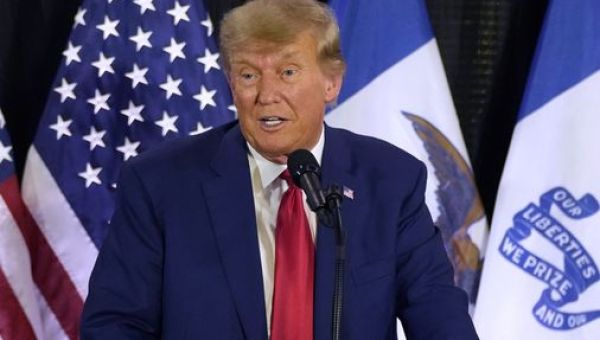 Trump downplays his legal challenges on the campaign trail in Iowa after revealing new target letter – The Boston Globe