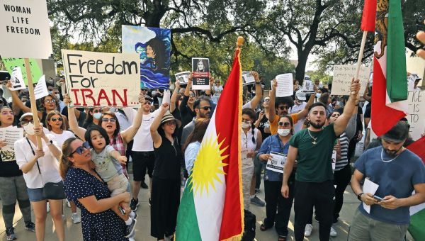 ‘Say her name.’ Downtown Dallas protest against government abuse in Iran draws hundreds