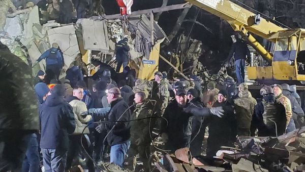 Russian rocket destroys Kramatorsk apartment building; 2 dead, governor says