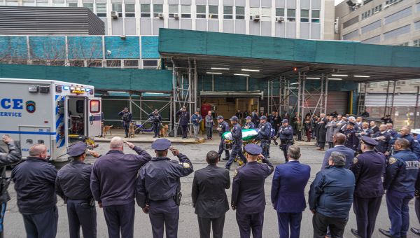 Going home: Slain NYPD Officer Jonathan Diller’s body leaves medical examiner’s office in honorable transfer | amNewYork