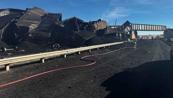 I-25 closed after train derails north of Pueblo