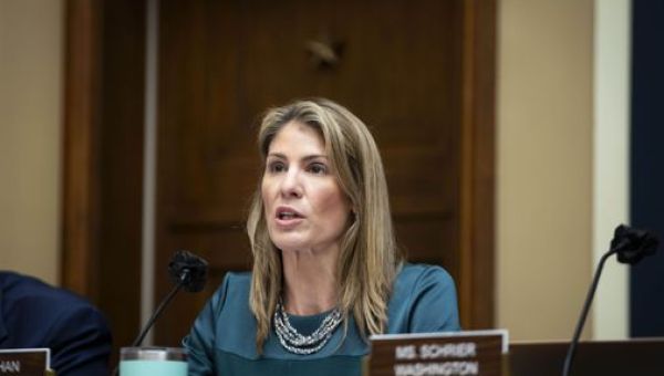 ‘What’s the deal?’ Trahan and others blast Musk for suspending journalists on Twitter. – The Boston Globe