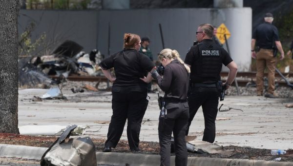 3 killed, 1 injured after plane crash in Boca Raton, Florida near a major highway