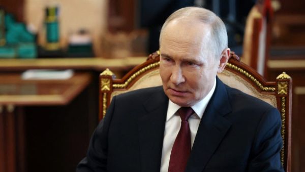 Putin orders ‘Easter truce’ in Ukraine but Zelensky says Russain air strikes continue