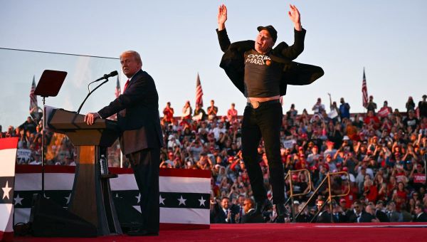 Elon Musk’s jumping photo at Trump’s rally has the internet in hysterics
