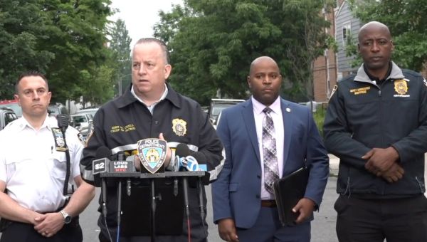 Brooklyn police shooting: Cops shoot and kill knife-wielding man who charged at them, chief says | amNewYork
