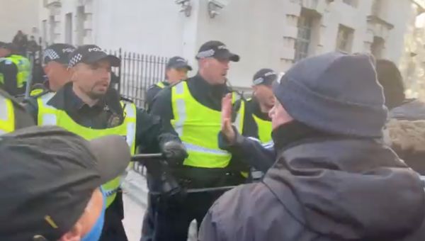 The Far-Right Observed Remembrance Day by Fighting the Police | Novara Media
