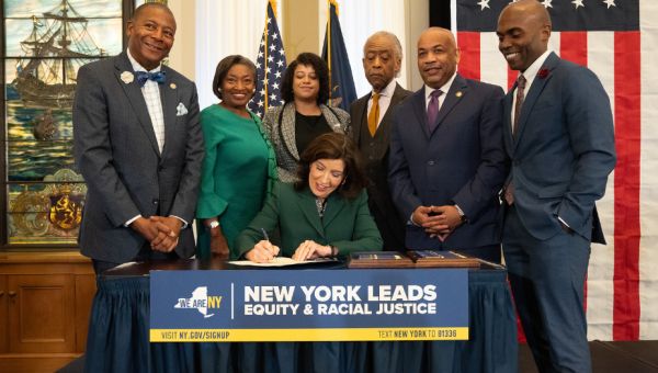 New York to Consider Reparations for Descendants of Enslaved People – Breaking911