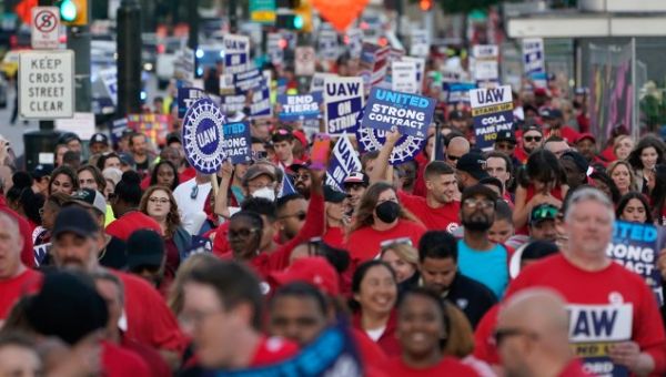 White House officials no longer traveling to Detroit as UAW talks play out