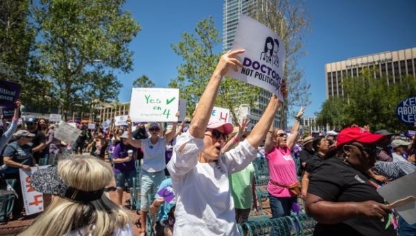 Abortion rally draws over 1,000 to Orlando for Yes On 4 kickoff